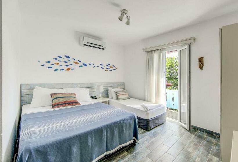 חדר סטנדרט לשלושה, Kefi Beach & Suites