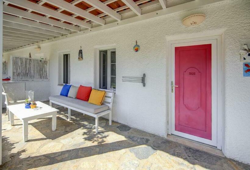 חדר סטנדרט לשלושה, Kefi Beach & Suites