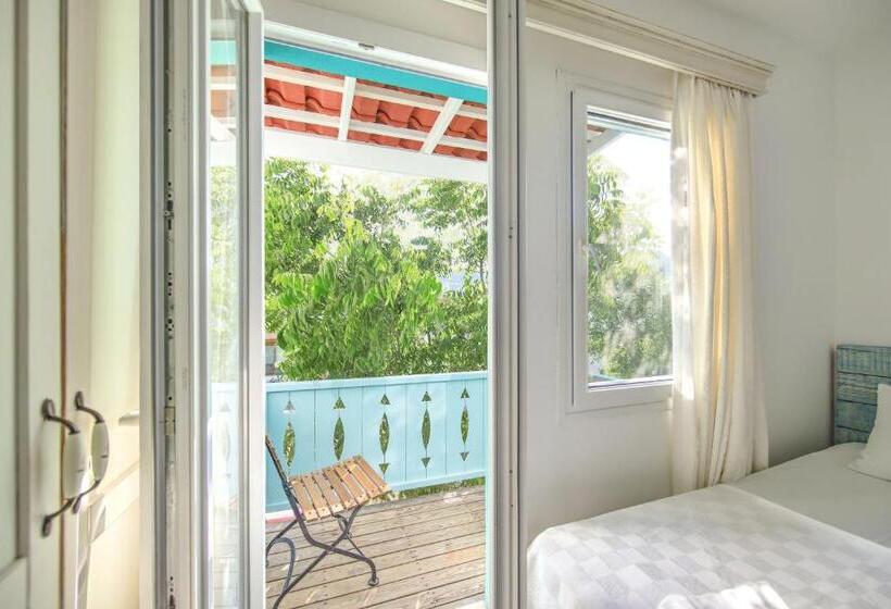 חדר סטנדרט לשלושה, Kefi Beach & Suites