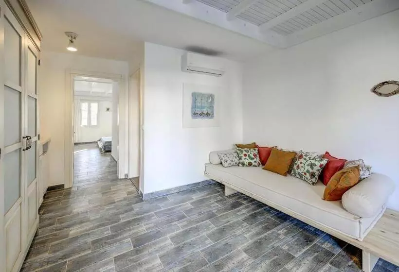 Perhesviitti, Kefi Beach & Suites