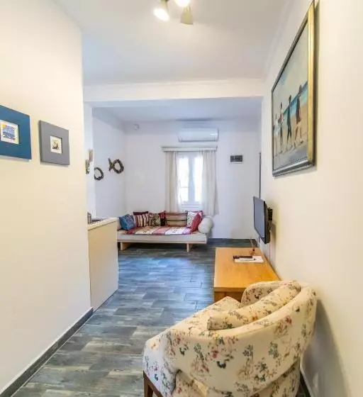 Perhehuone, Kefi Beach & Suites