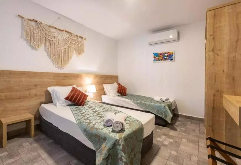 Perhehuone Jaettu Kylpyhuone, Kefi Beach & Suites
