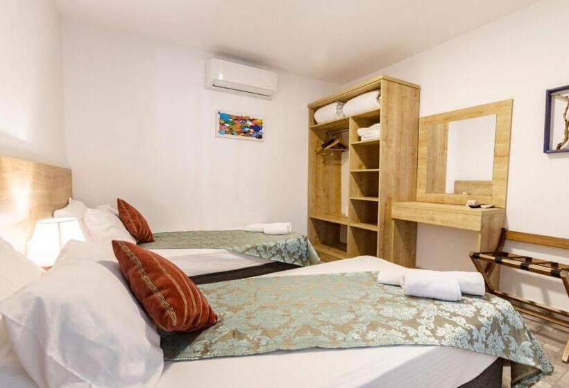 Семейный Номер Совместный Санузел, Kefi Beach & Suites