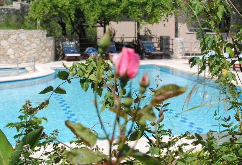 ویلای 3 خوابه, Kleo Cottages