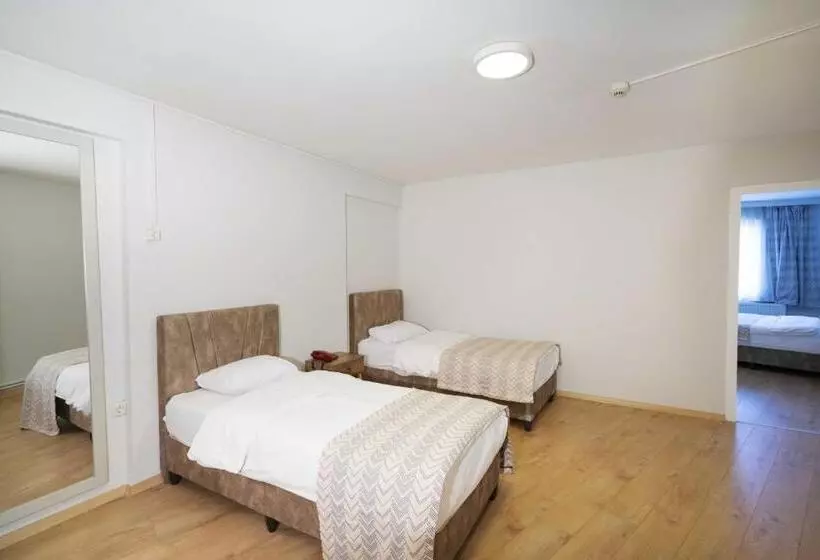 エコノミー４人部屋, Libiza