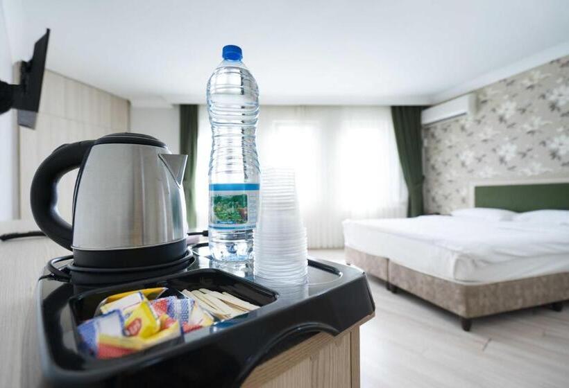 Economy Quadruple Room, Libiza