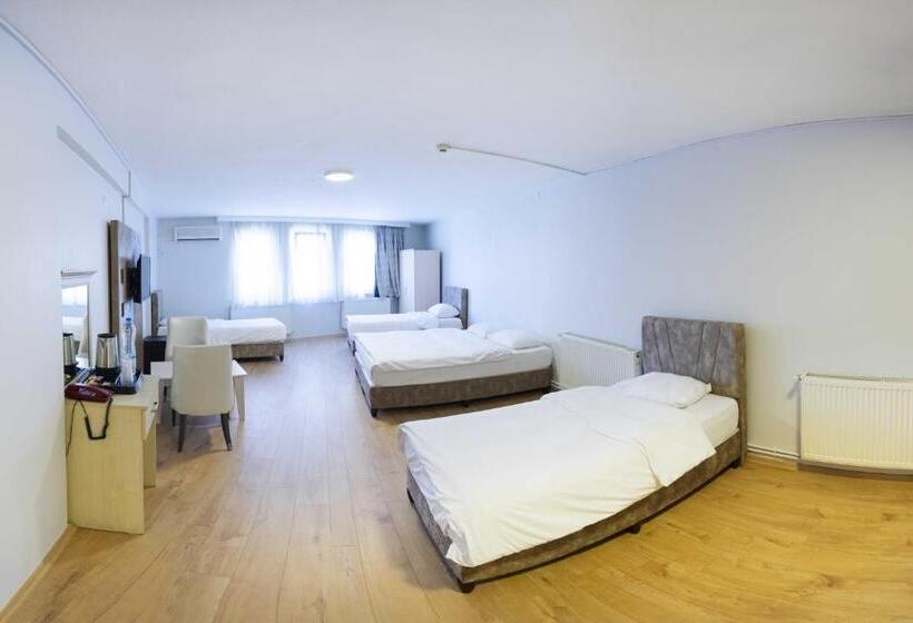 Economy Quadruple Room, Libiza