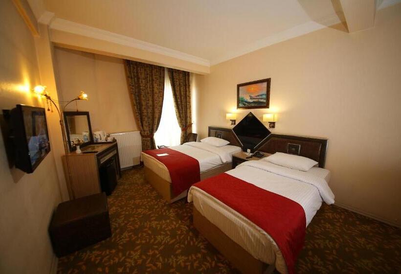 اتاق خانوادگی, My House