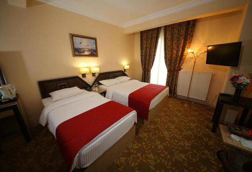 اتاق خانوادگی, My House