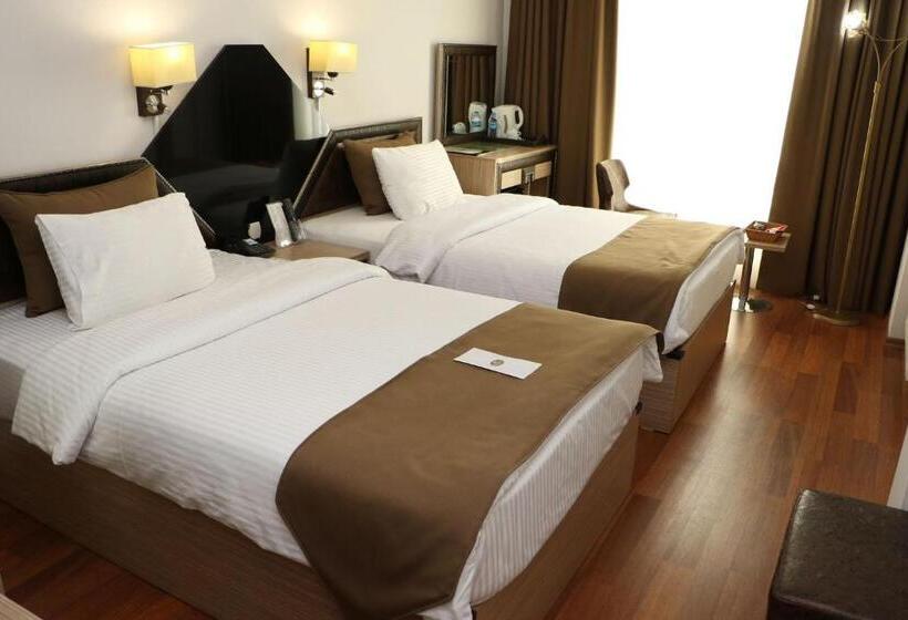 اتاق استاندارد, My House