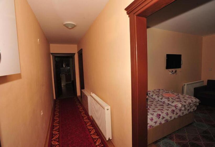 סוויטה עם נוף לנהר, Cam Hotel & Restaurant 2