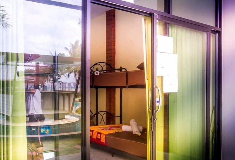 سرير فى غرفة مشتركه, Infinity Beach Club Resort & Hostel Koh Phangan