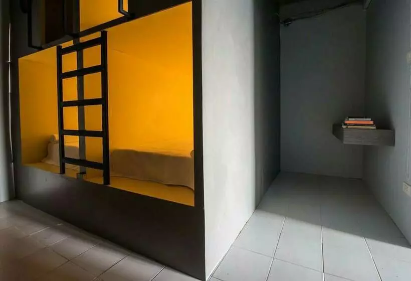 ルームシェアのワンベッド, Betta Hostel