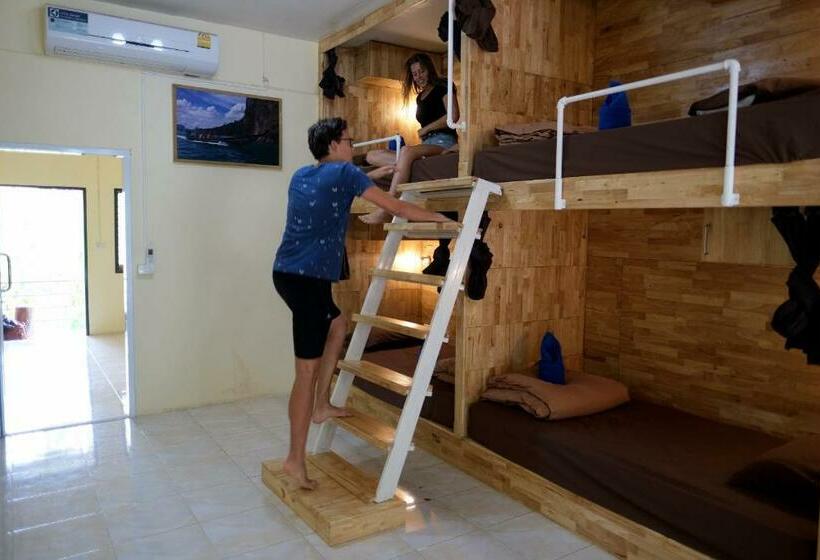 共用房间的床, Coco Khao Sok Hostel