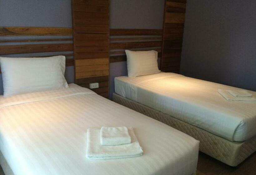 Номер Deluxe Вид на Бассейн, Apple Beachfront Resort