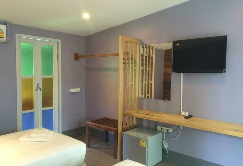 غرفة ديلوكس مطلة على حمام السباحة, Apple Beachfront Resort