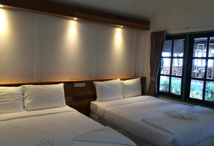 Семейное Бунгало, Apple Beachfront Resort