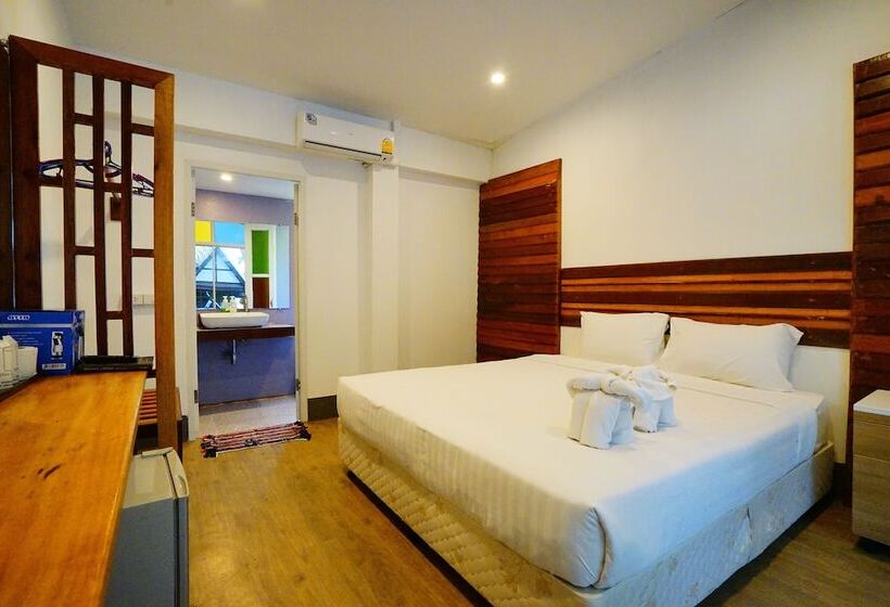 غرفة ديلوكس مطلة على حمام السباحة, Apple Beachfront Resort