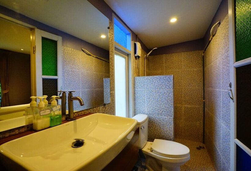 Номер Deluxe Вид на Бассейн, Apple Beachfront Resort