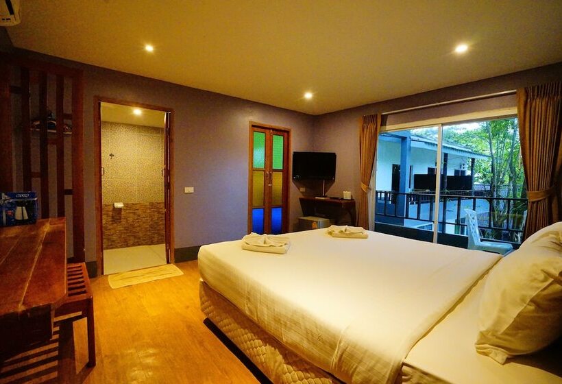 Номер Deluxe с Балконом, Apple Beachfront Resort