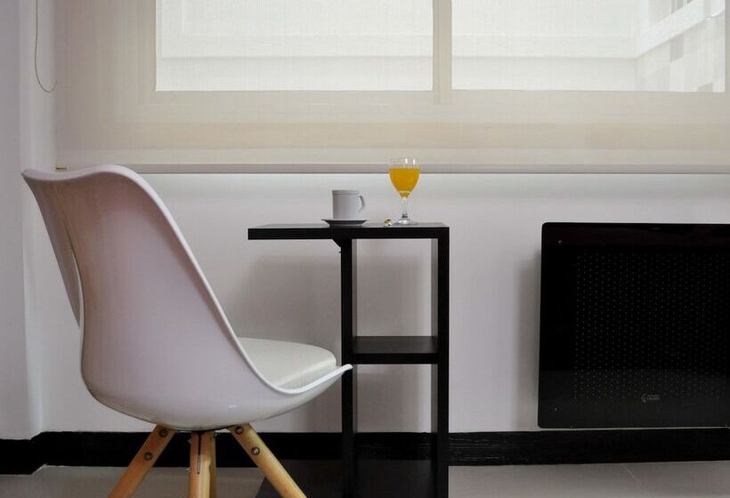 标准三人间, Calimera