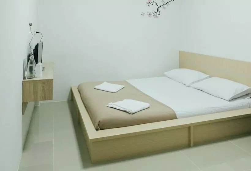اتاق استاندارد با تخت بزرگ, Cheaper Room