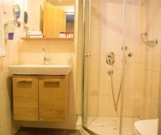 스탠다드 룸, Efeler