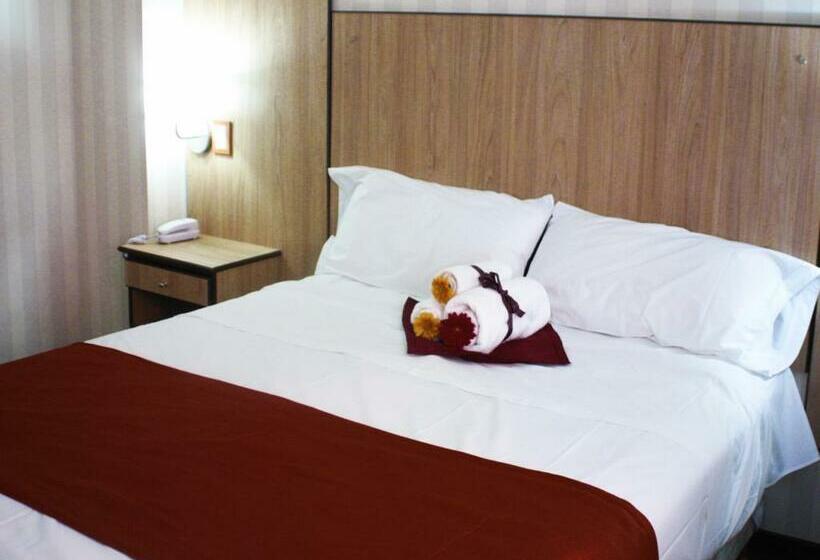 חדר סופריור, El Cortijo