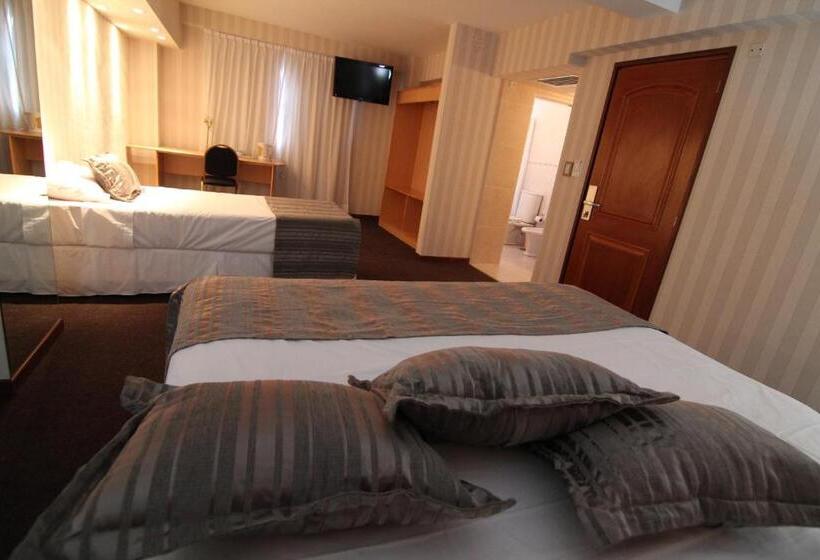 חדר סופריור לשלושה, El Cortijo