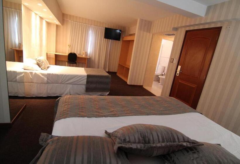 חדר סופריור לשלושה, El Cortijo