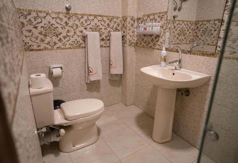 اتاق استاندارد, Great Pyramid Inn