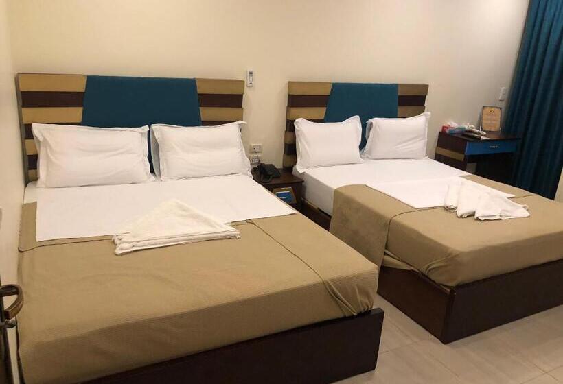 اتاق استاندارد چهار تخته, Great Pyramid Inn