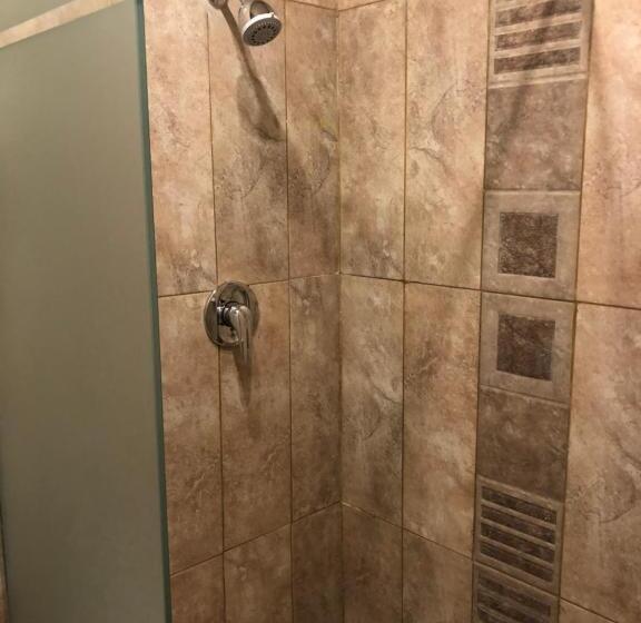 اتاق لوکس چهار تخته, Great Pyramid Inn