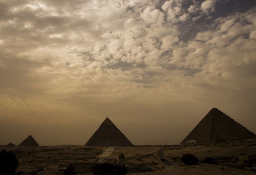 اتاق استاندارد با چشم‌انداز, Great Pyramid Inn