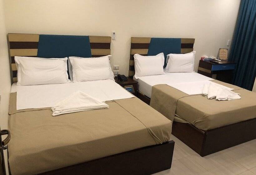 اتاق استاندارد چهار تخته, Great Pyramid Inn