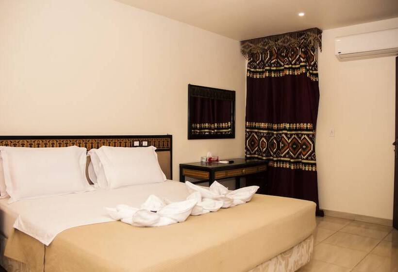 اتاق استاندارد چهار تخته, Great Pyramid Inn