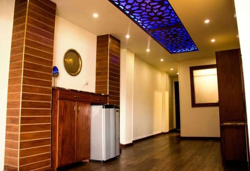 سوئیت رویال, Great Pyramid Inn