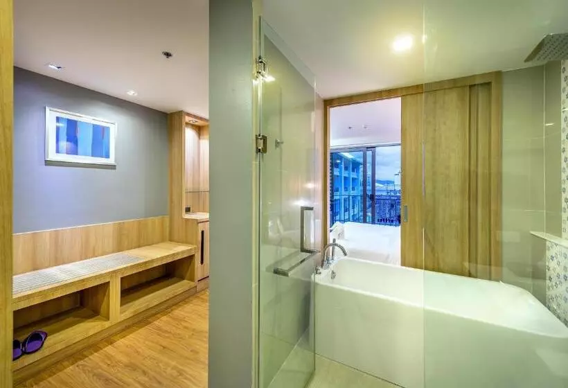 プールの見えるデラックスルーム, Plaai Prime Hotel Rayong Sha Extra Plus