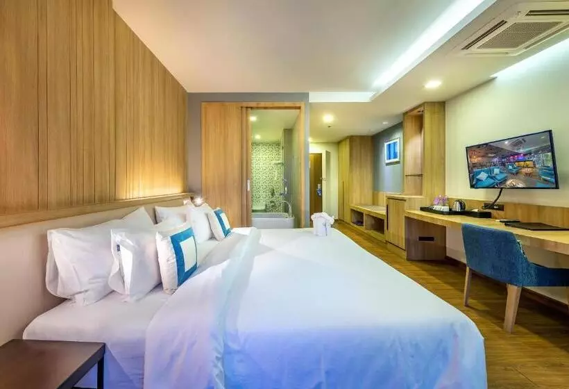 プールの見えるデラックスルーム, Plaai Prime Hotel Rayong Sha Extra Plus