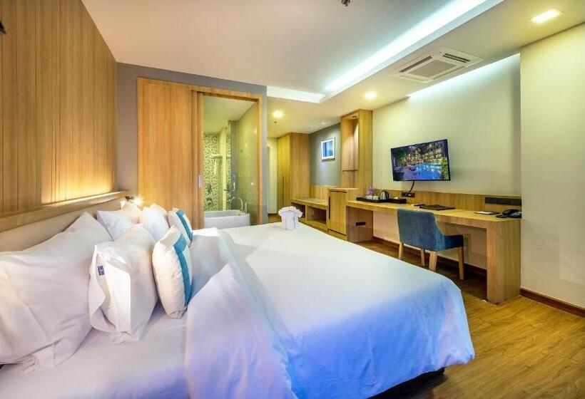 풀장 전망 디럭스 룸, Plaai Prime Hotel Rayong Sha Extra Plus