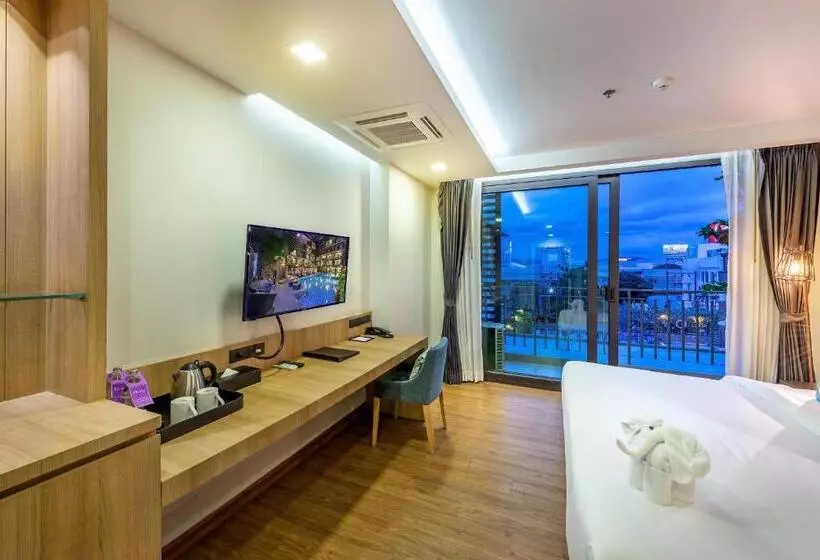 プールの見えるデラックスルーム, Plaai Prime Hotel Rayong Sha Extra Plus