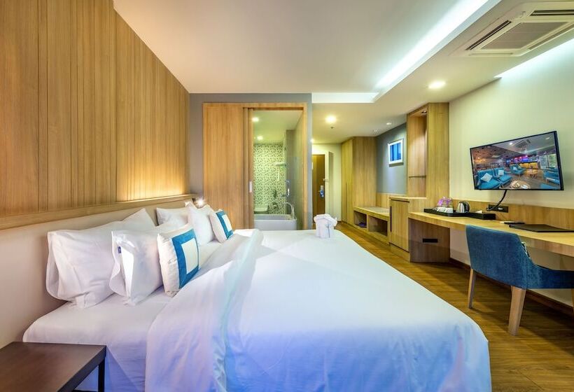 풀장 전망 디럭스 룸, Plaai Prime Hotel Rayong Sha Extra Plus