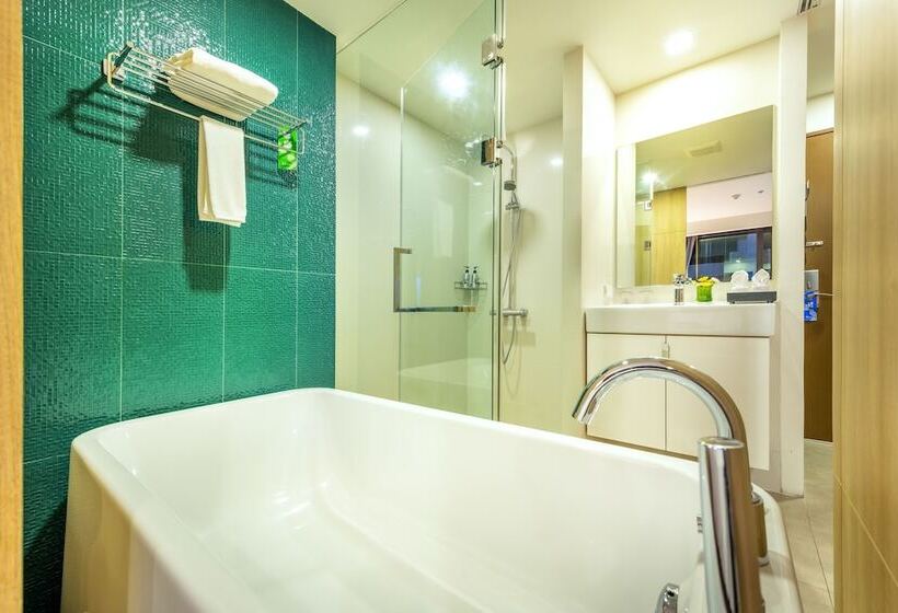 استودیو استاندارد با چشم‌انداز استخر, Plaai Prime Hotel Rayong Sha Extra Plus