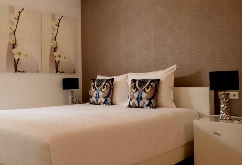 Люкс с Балконом, Prassa 3 Boutique