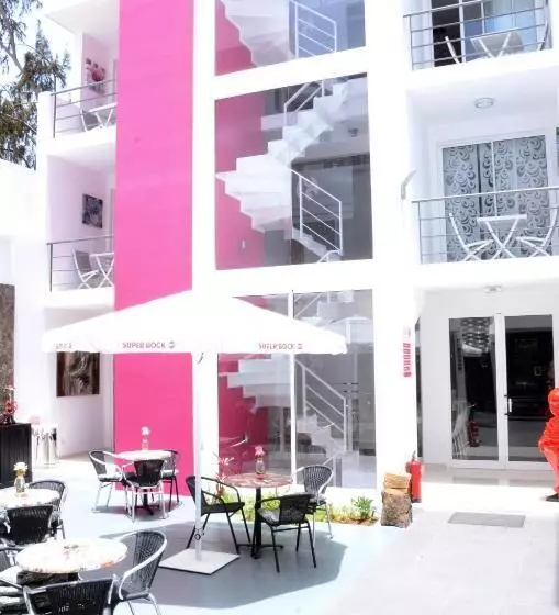 سوئیت با بالکن, Prassa 3 Boutique