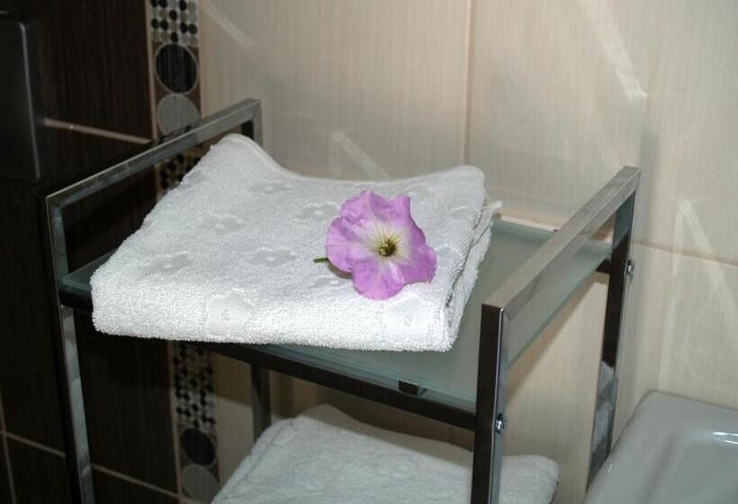 Семейный Номер, Yilmaz