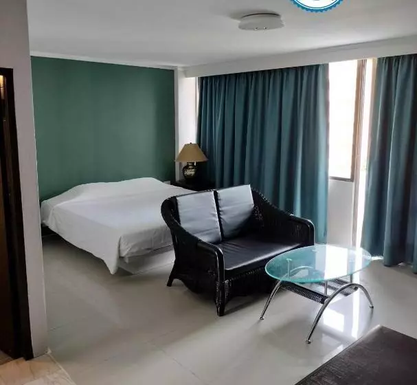سوییت جونیور لوکس, Jomtien Longstay Hotel   Sha Plus Certified