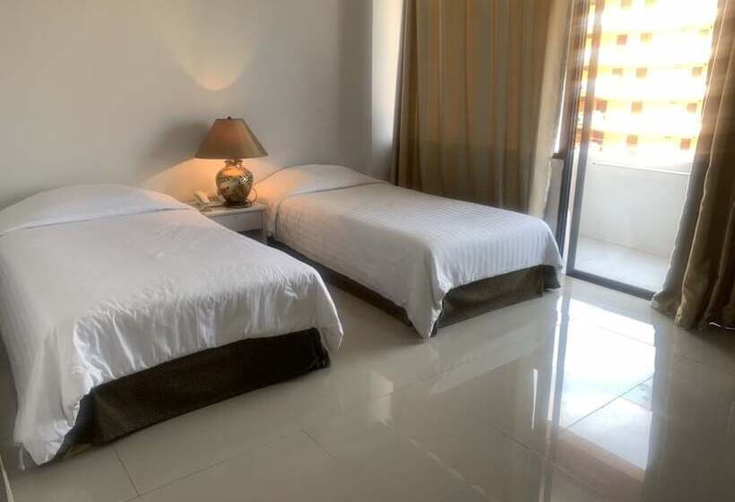 Номер Стандарт с Балконом, Jomtien Longstay Hotel Sha Plus Certified