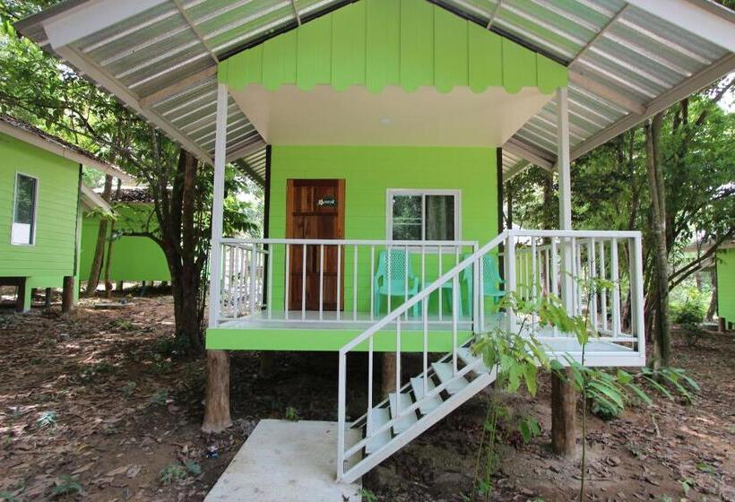 بنجلو سوبيريور, Koh Phayam Greentawan Resort