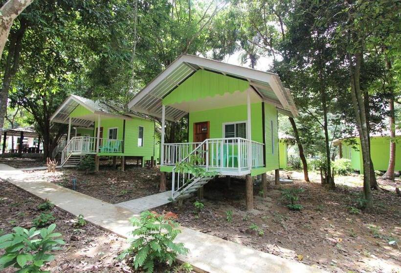 بنجلو سوبيريور, Koh Phayam Greentawan Resort